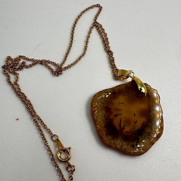 SALE! 18" gold tone chain with agate slice pendant, necklace! - Picture 8 of 15
